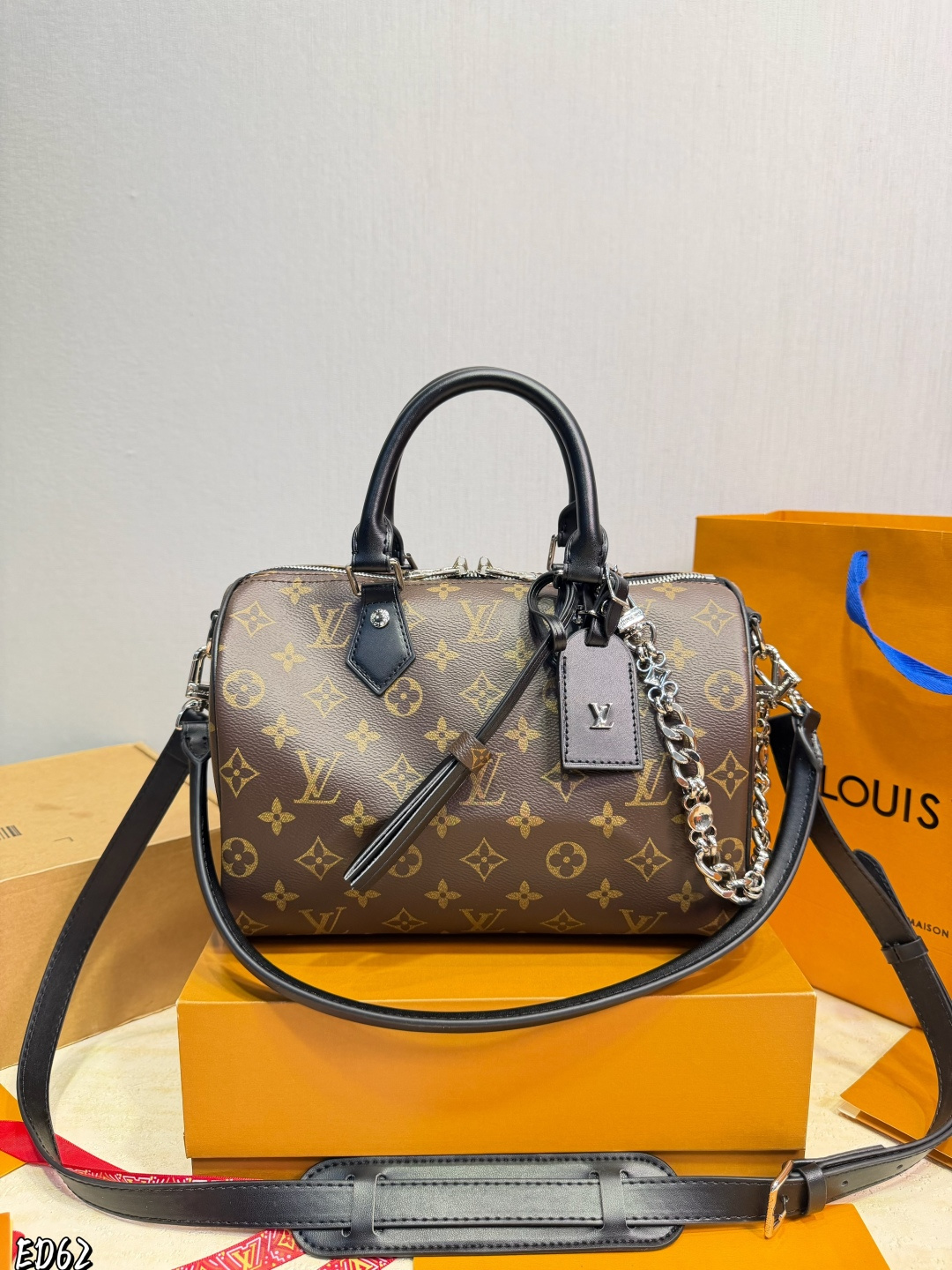 Louis Vuitton LV Speedy Women's Handbag Cowhide Leather